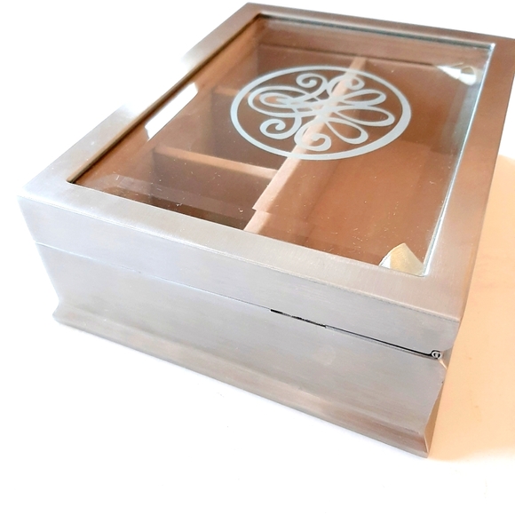 Top Glass Jewelry Box - Picture 7 of 7